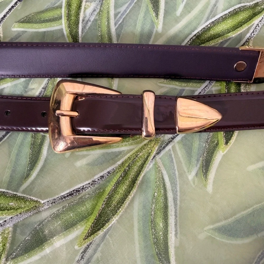 Vintage Burgundy Genuine Leather Belt Gold Tone Buckle S/M 4736 Taiwan 36 Inch